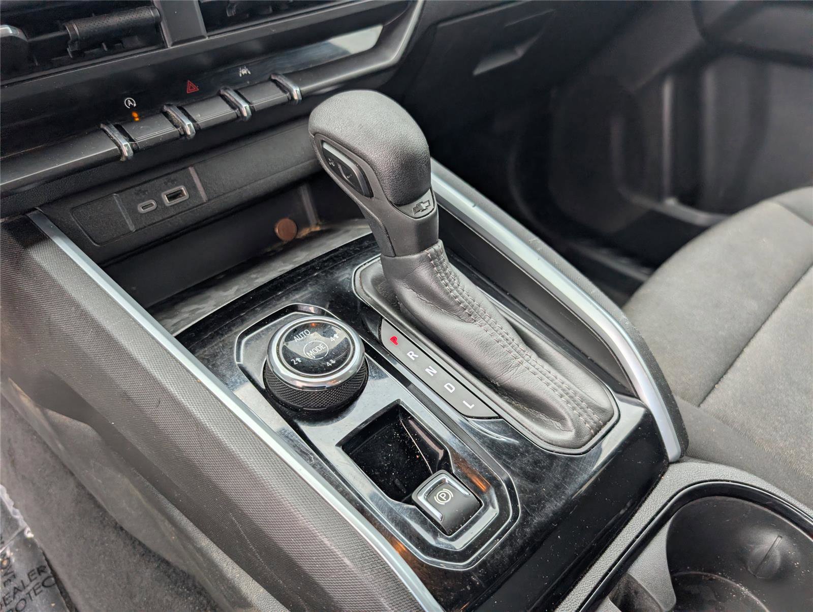 Used 2024 Chevrolet Colorado Trail Boss w/ Advanced Trailering Package image 18