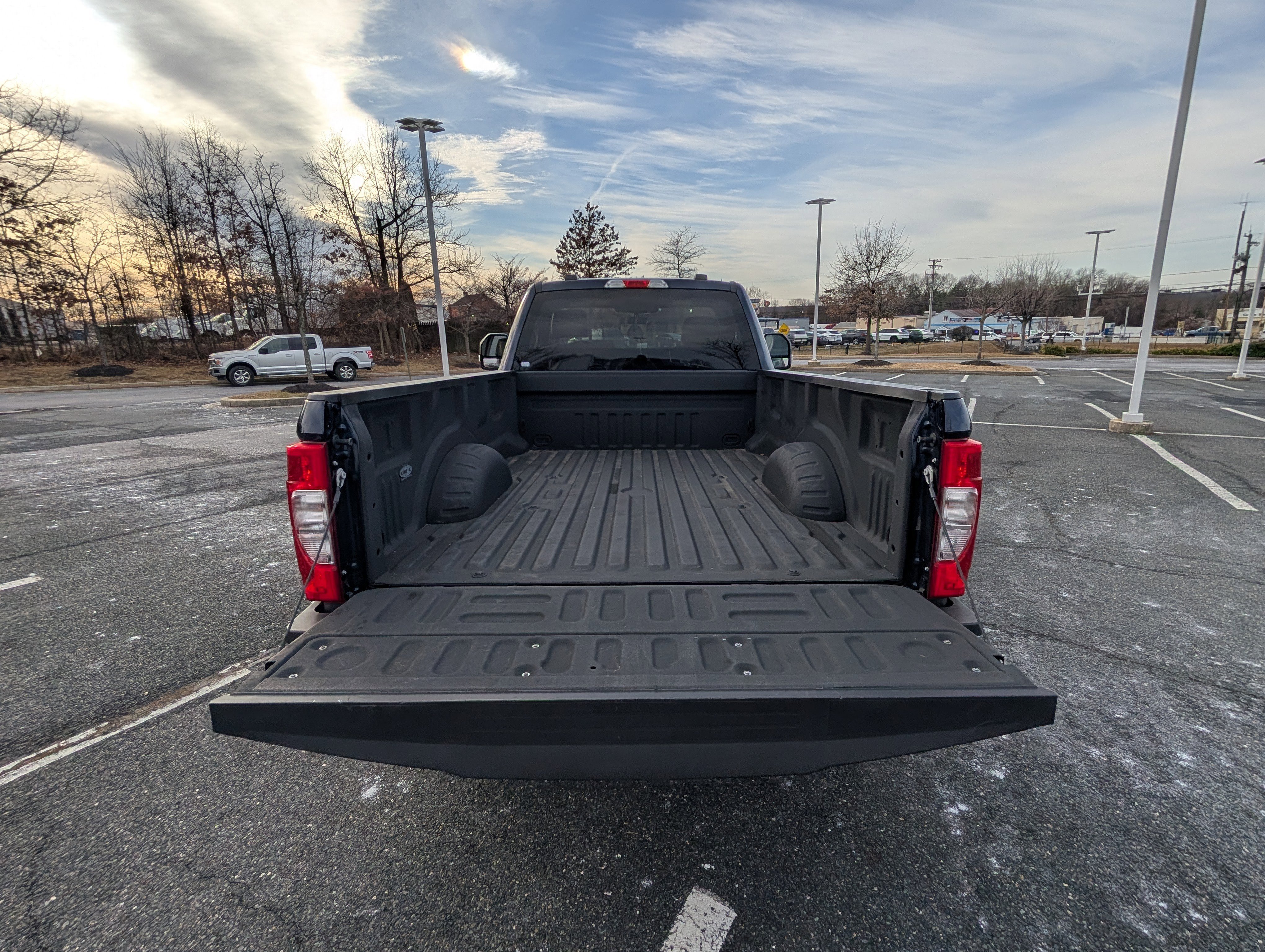 Used 2022 Ford F350 XL w/ Power Equipment Group image 11