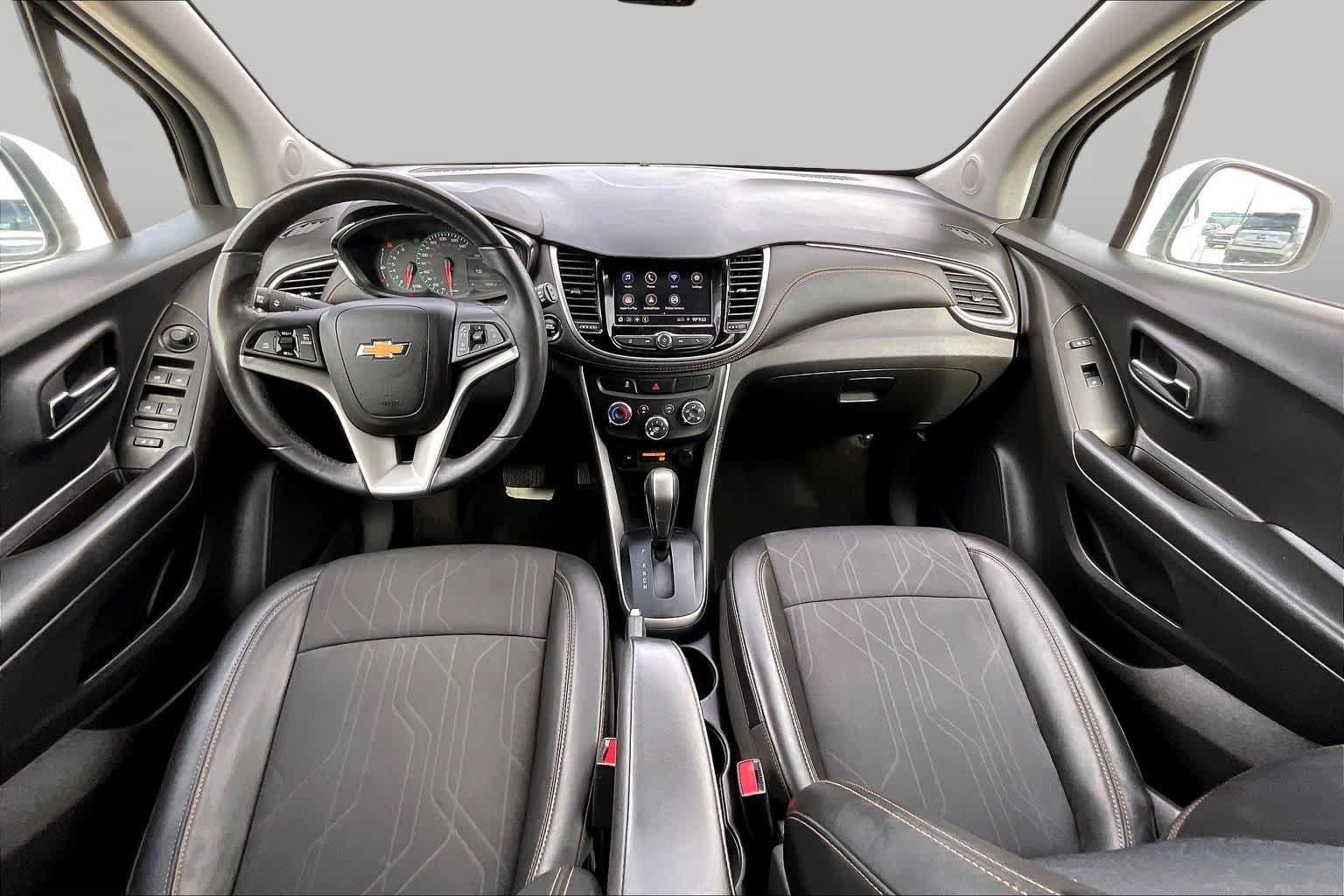 Used 2022 Chevrolet Trax LT w/ LT Convenience Package AWD/4WD image 15