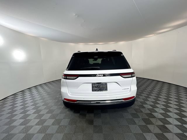 New 2025 Jeep Grand Cherokee Laredo image 8