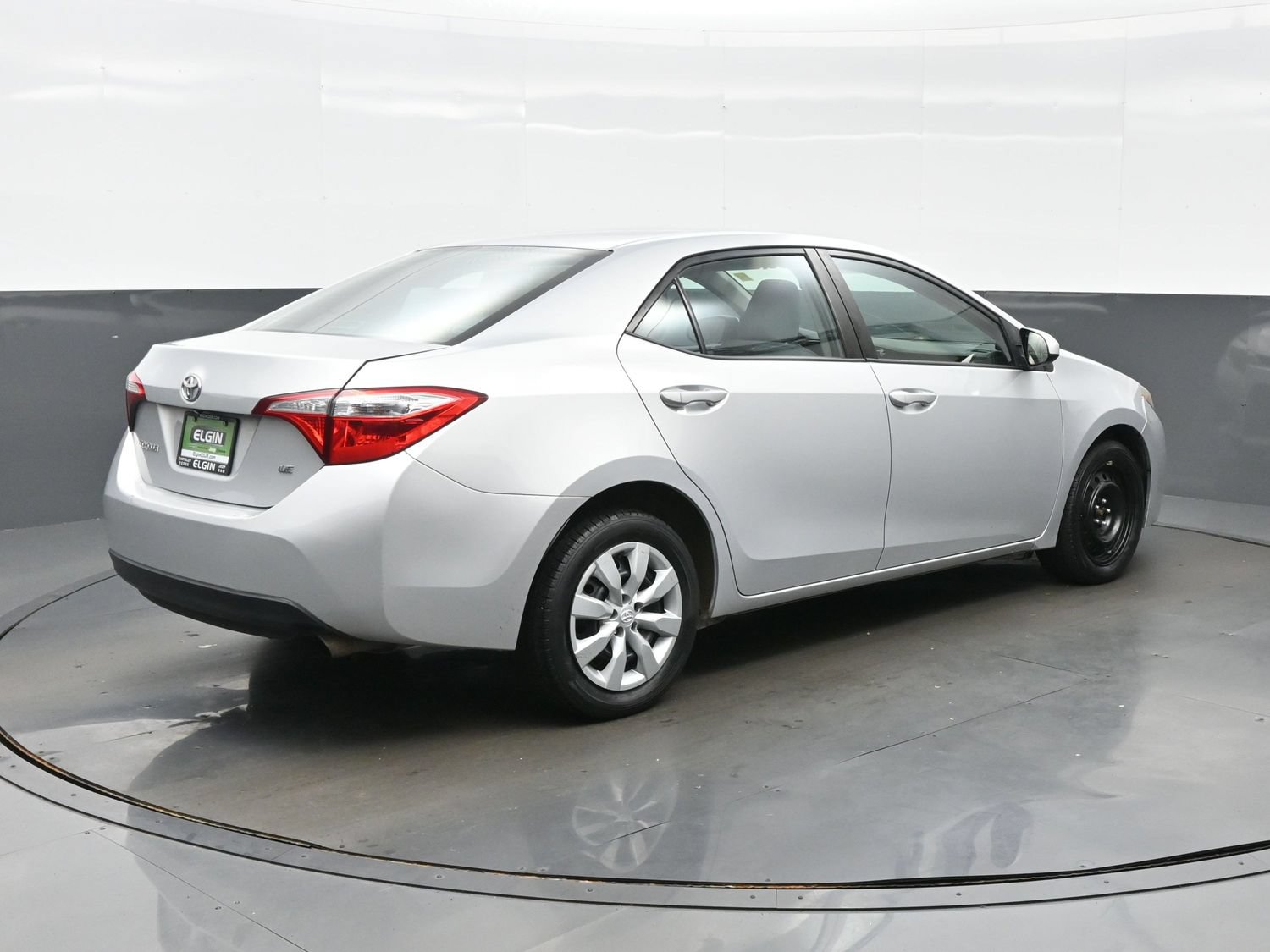 Used 2016 Toyota Corolla LE FWD image 8