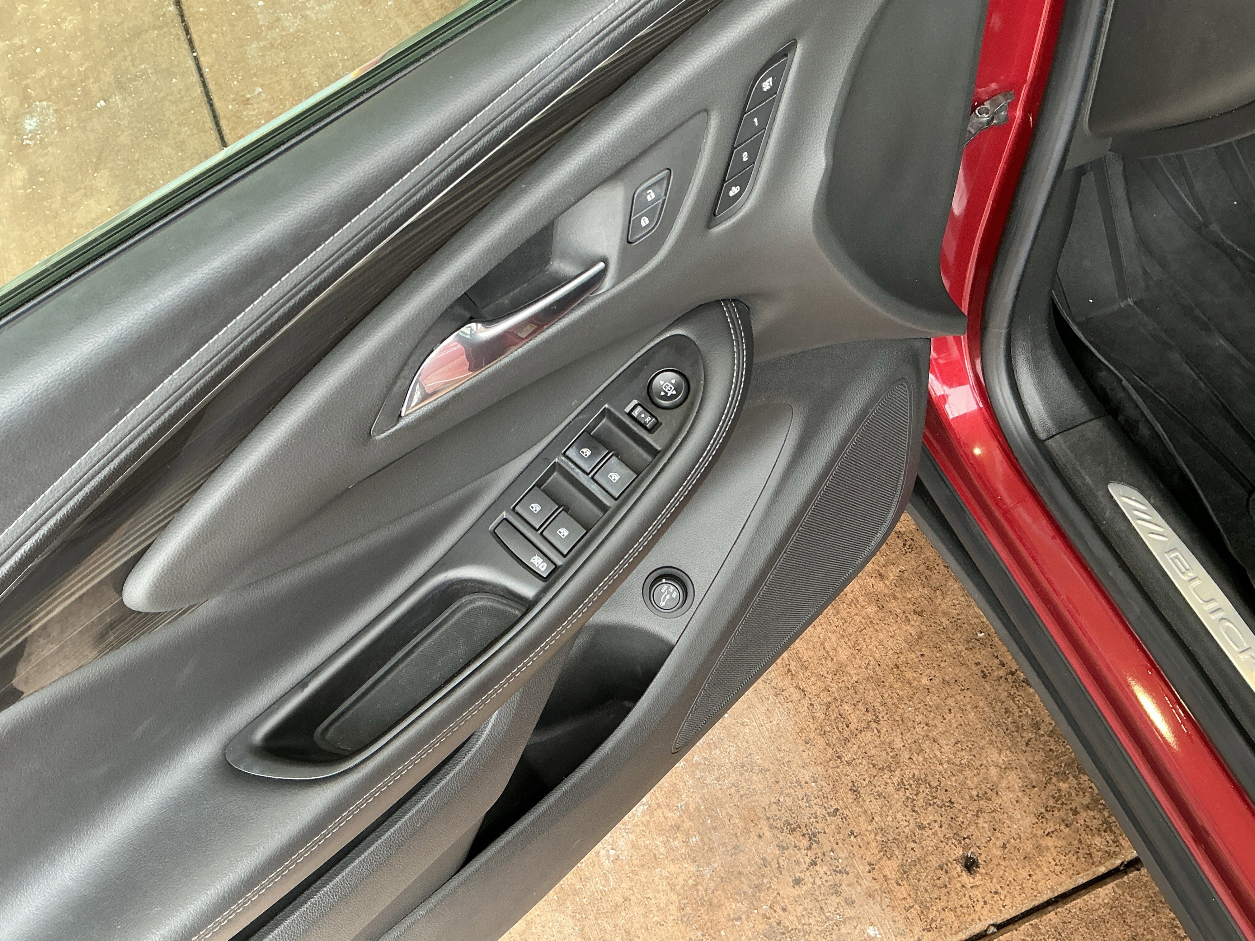 Used 2019 Buick Envision Essence image 15