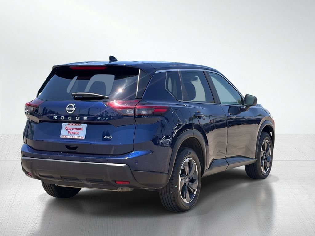 Used 2025 Nissan Rogue SV AWD/4WD image 8