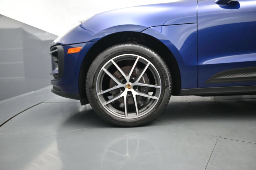 Used 2024 Porsche Macan AWD/4WD image 7