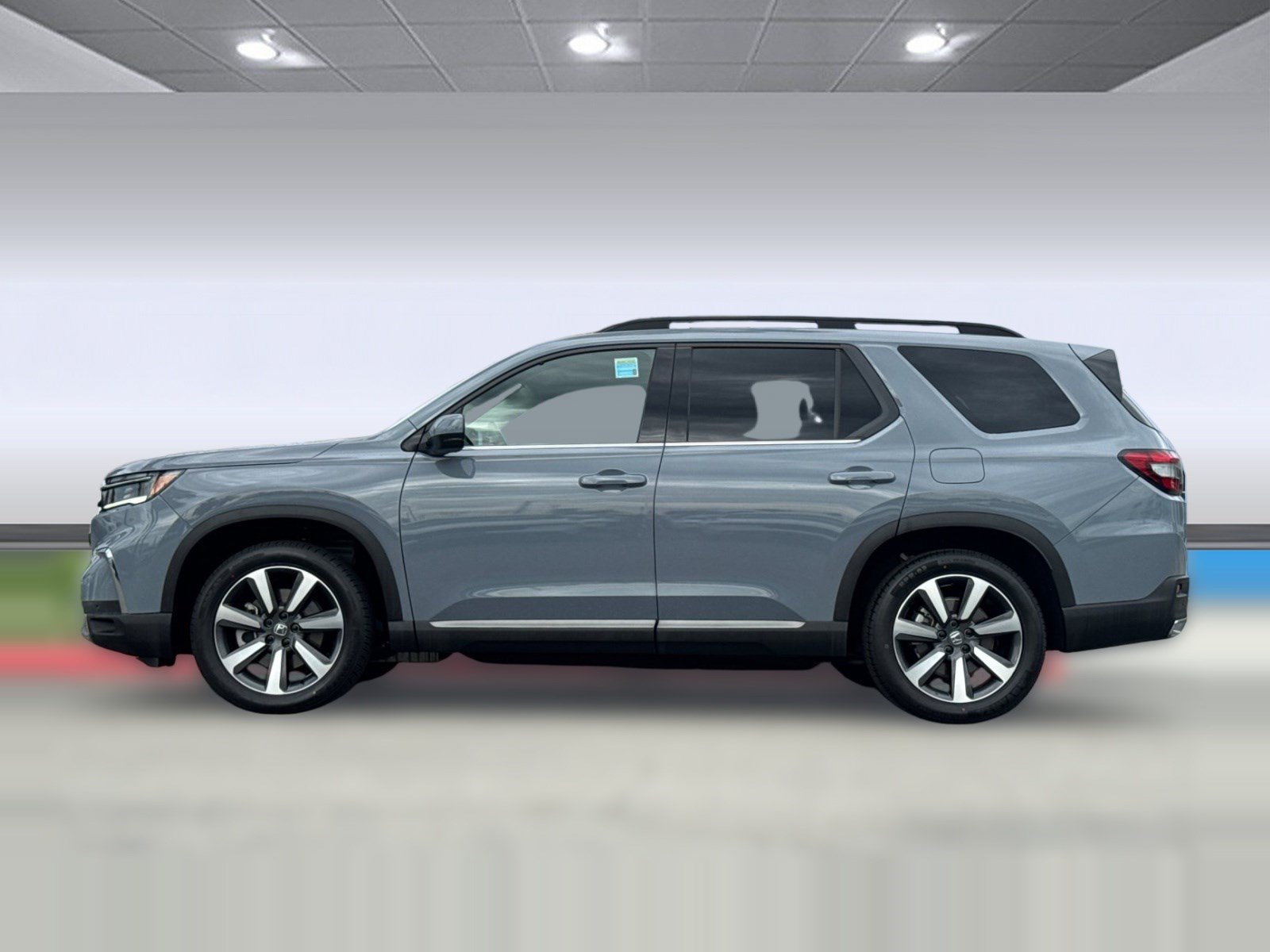 Certified 2025 Honda Pilot Touring image 2