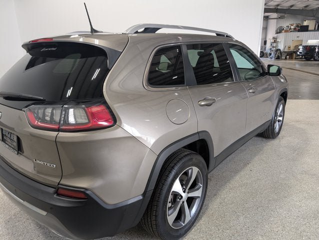 Used 2021 Jeep Cherokee Limited AWD/4WD image 3