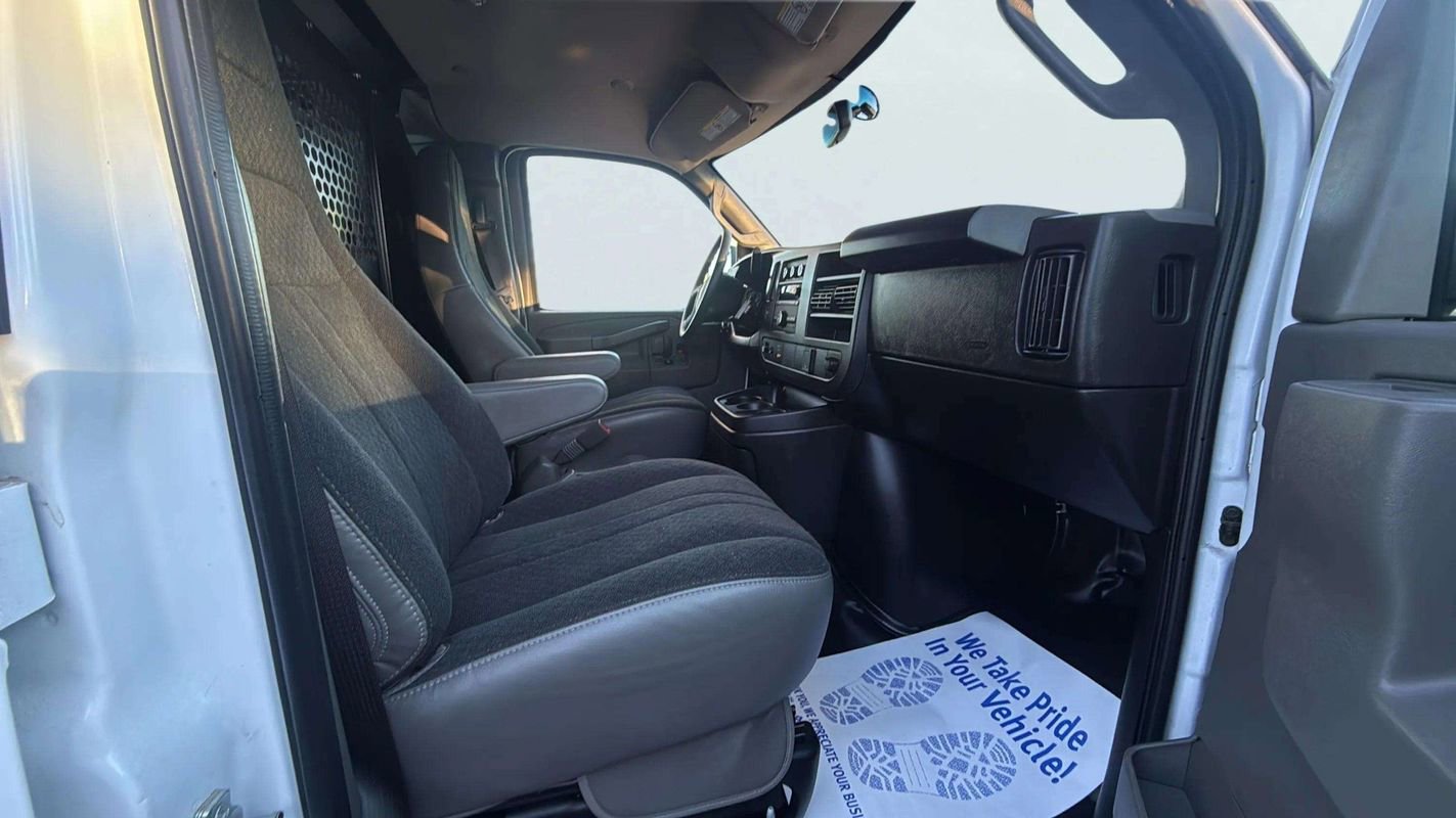 Used 2024 GMC Savana 2500 w/ Driver Convenience Package image 11