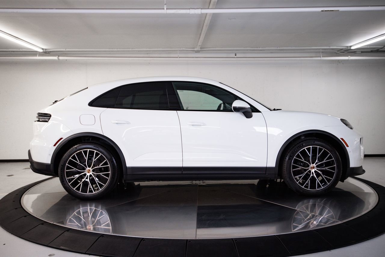 New 2026 Porsche Macan Electric RWD image 8