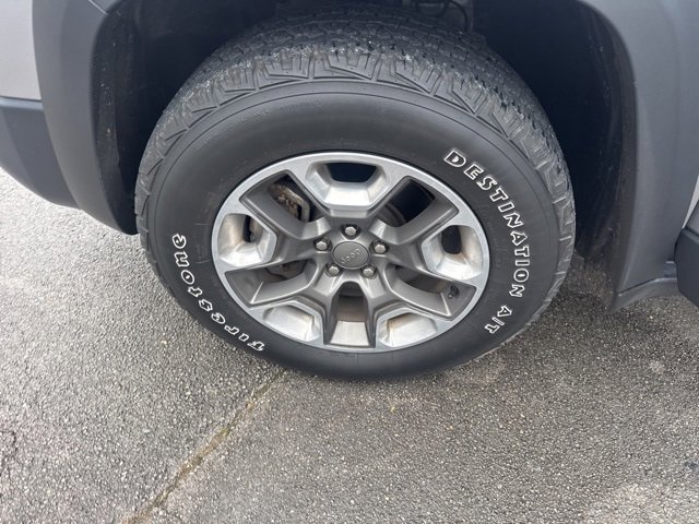 Used 2019 Jeep Cherokee Trailhawk w/ Trailer Tow Group image 15