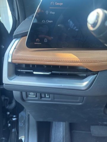 Certified 2025 Cadillac XT4 Premium Luxury image 14