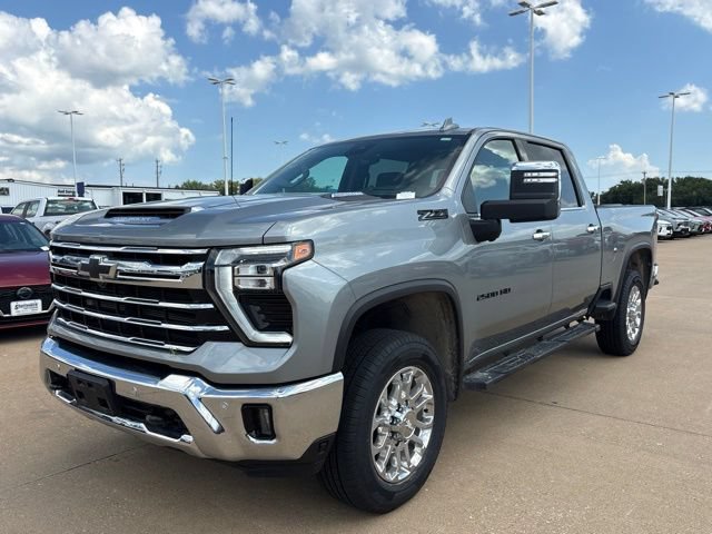 Used 2024 Chevrolet Silverado 2500 LTZ w/ LTZ Plus Package AWD/4WD image 7
