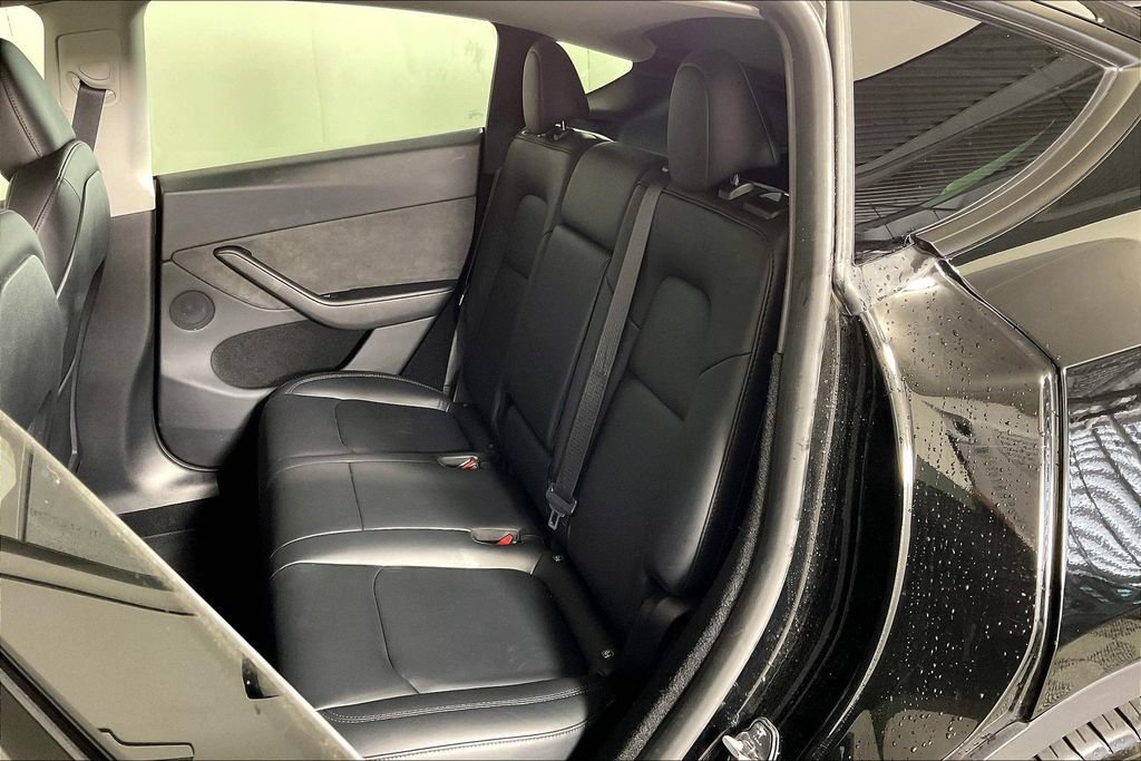 Used 2024 Tesla Model Y 2WD image 24