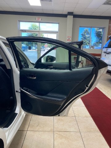 Used 2018 Lexus IS 300 AWD image 7