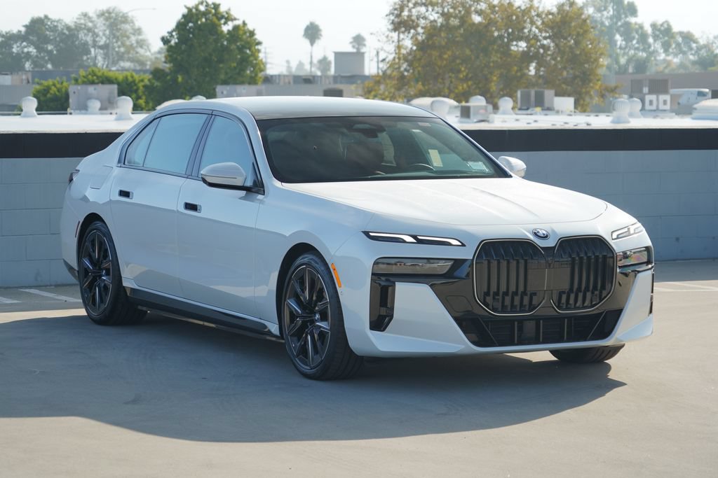 New 2026 BMW 750e xDrive w/ Premium Package AWD/4WD image 3