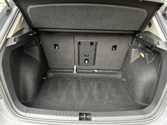 Used 2022 Volkswagen Taos SEL w/ Panoramic Sunroof Package image 40