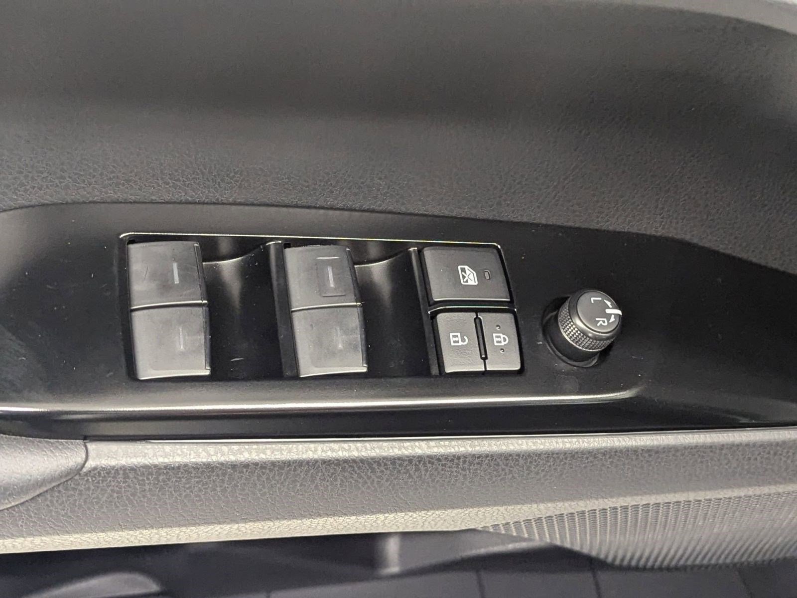 Used 2025 Toyota Camry LE w/ Convenience Package image 18