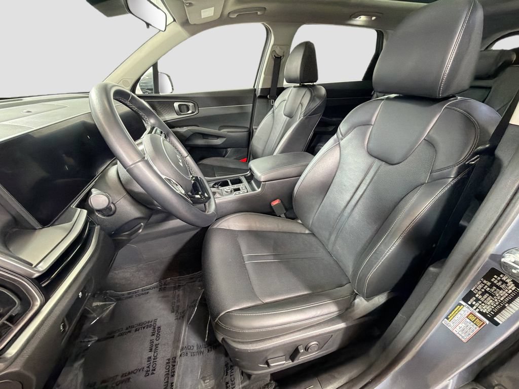 Used 2024 Kia Sorento S w/ Panoramic Sunroof Package FWD image 23