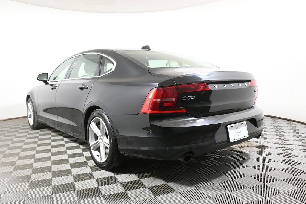 Used 2018 Volvo S90 T5 Momentum w/ Convenience Package image 5