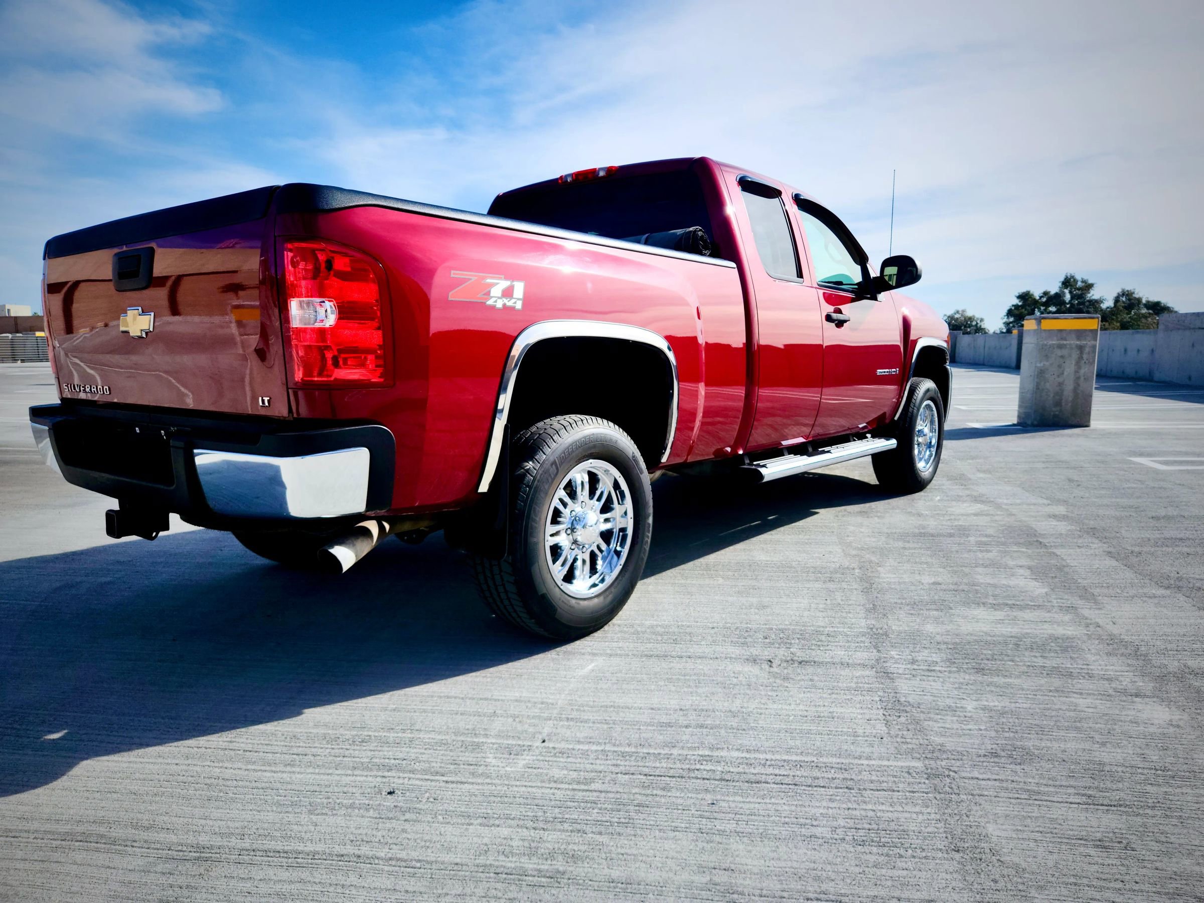 Used 2007 Chevrolet Silverado 2500 LT w/ Suspension Package, Off-Road AWD/4WD image 6