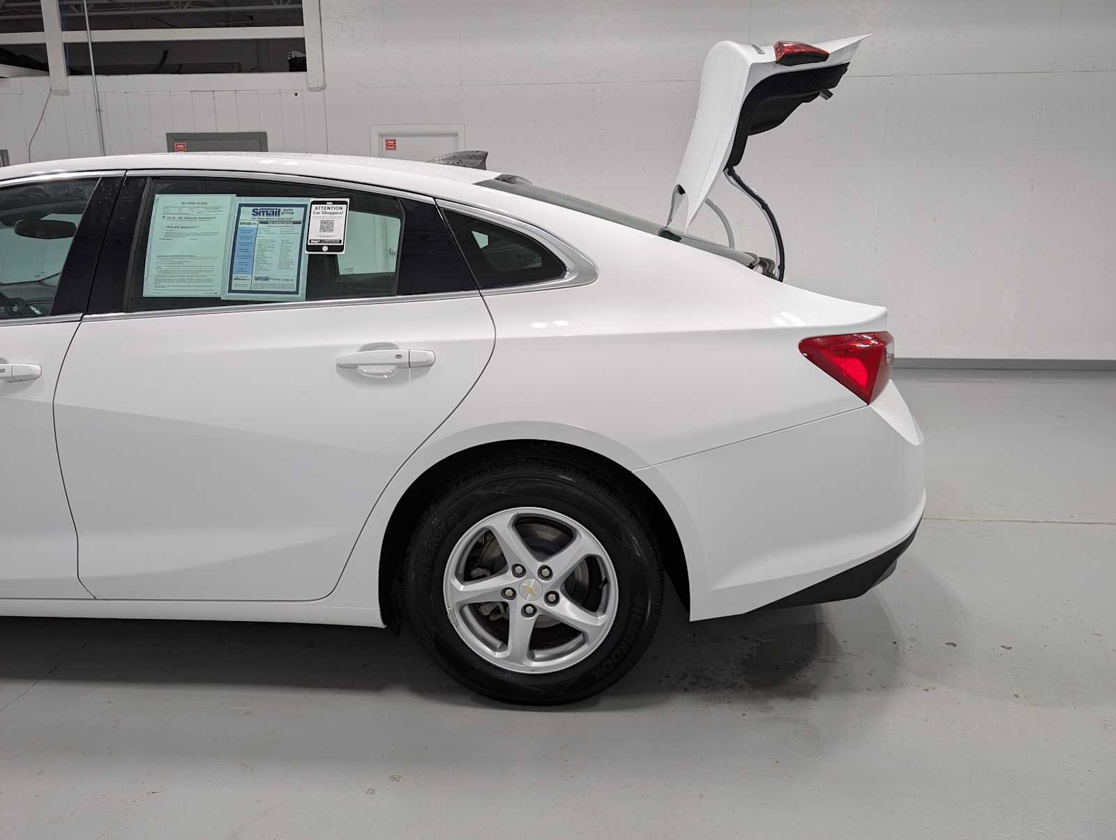 Used 2018 Chevrolet Malibu LS FWD image 9