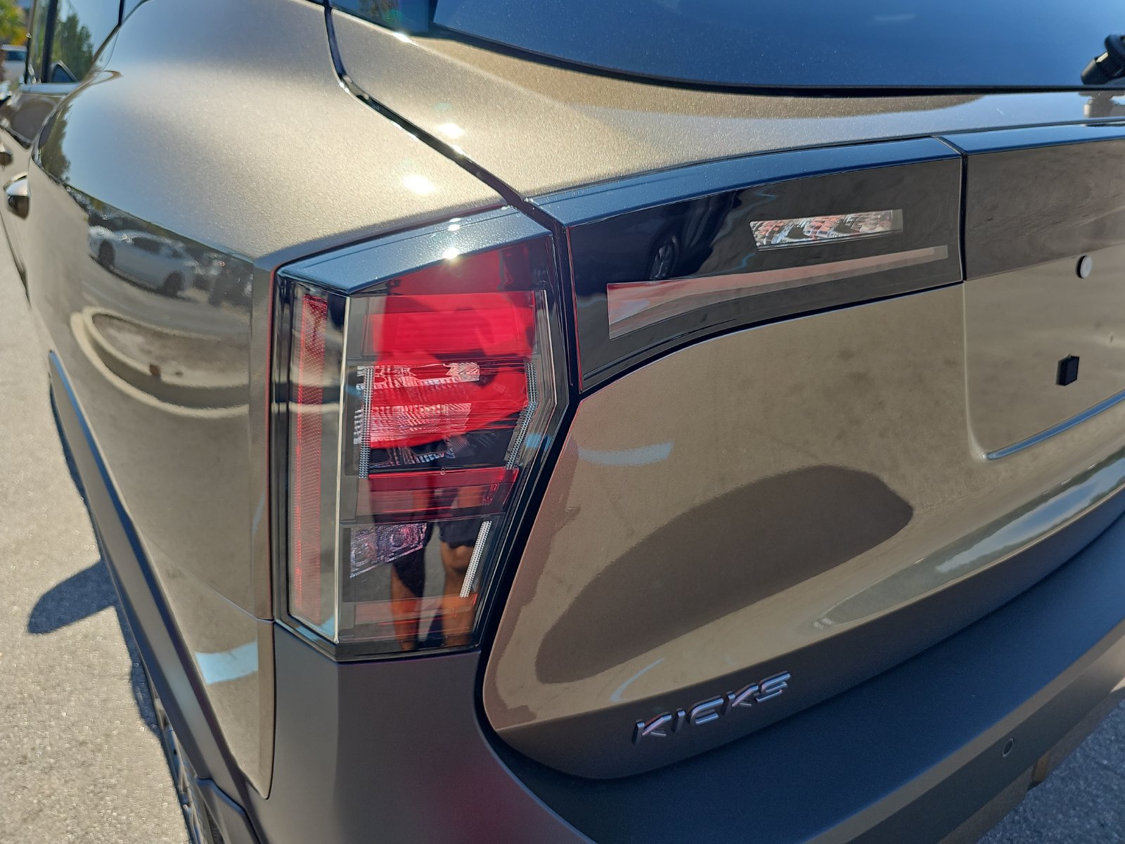 New 2027 Nissan Kicks SR w/ Cold Weather Package FWD image 15