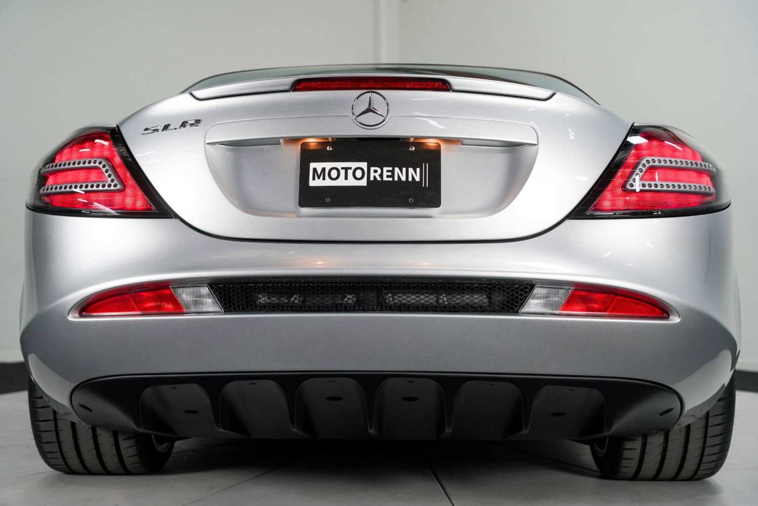 Used 2005 Mercedes-Benz SLR Coupe image 27