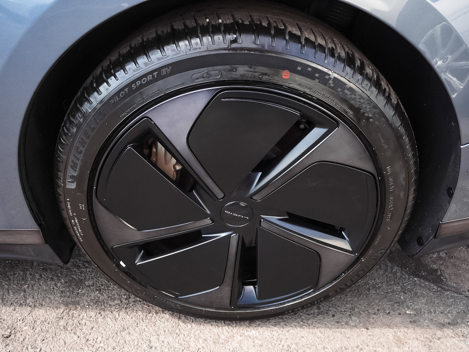 Used 2024 Lucid Air Touring image 7