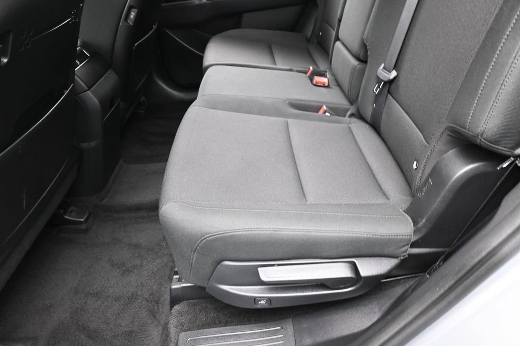 Used 2025 Hyundai Santa Fe SE FWD image 32
