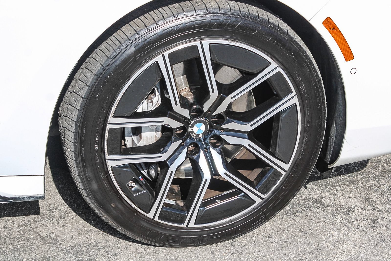 Used 2025 BMW 740i RWD image 9