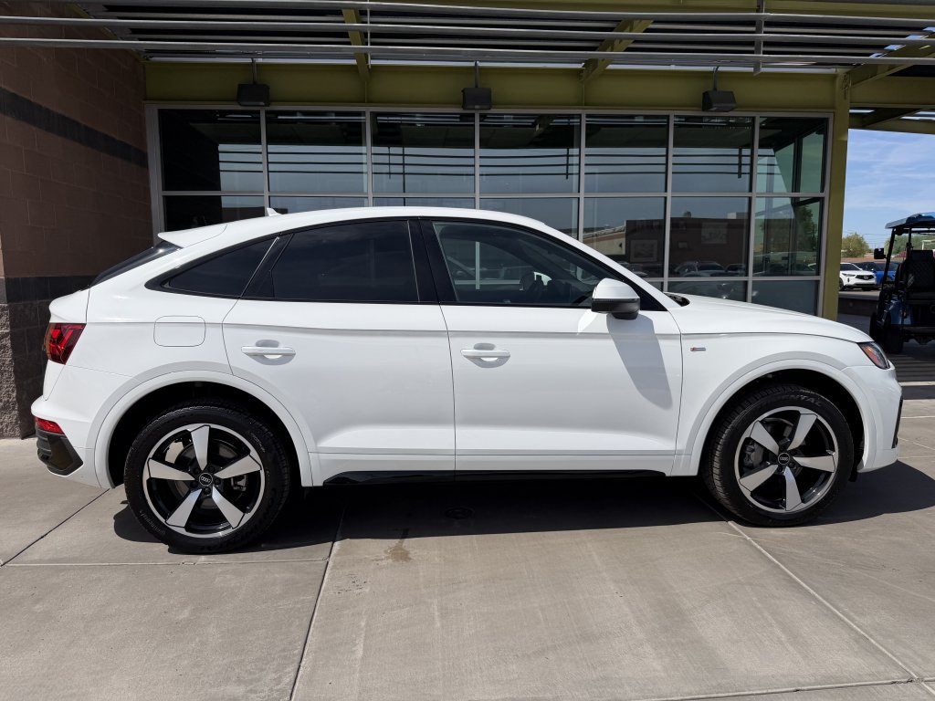 Used 2022 Audi Q5 2.0T Premium Plus w/ Premium Plus Package AWD/4WD image 9