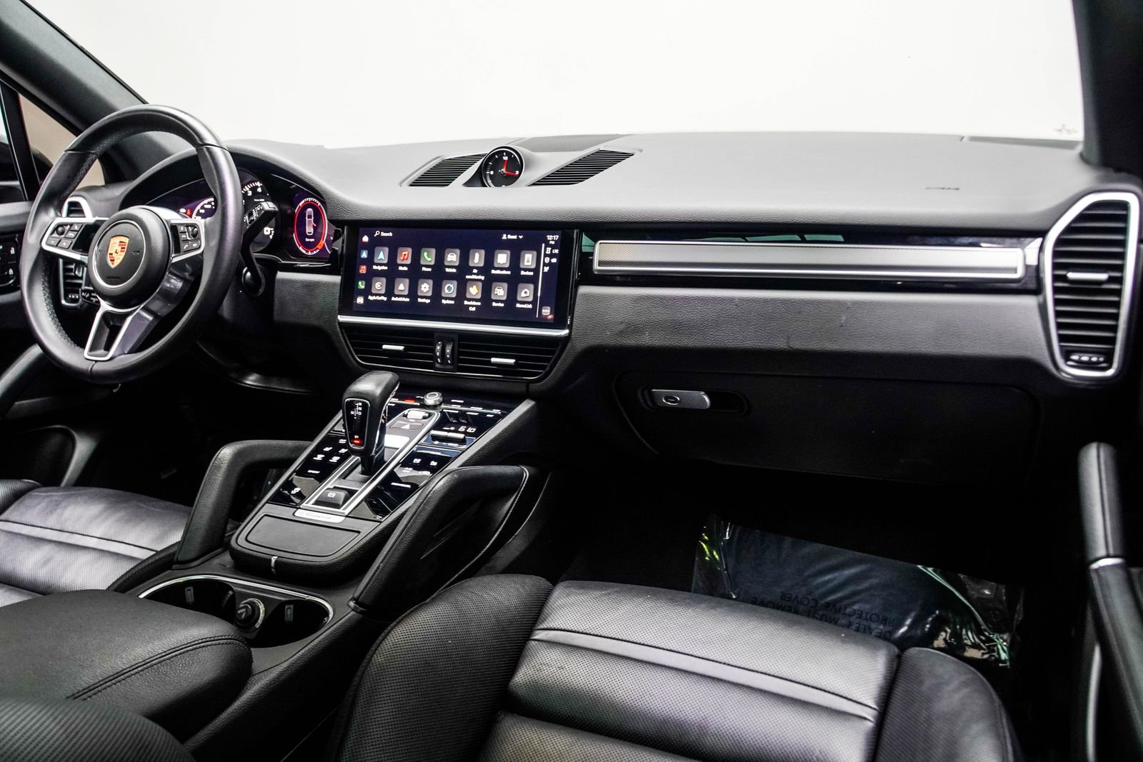Used 2023 Porsche Cayenne Platinum Edition image 19