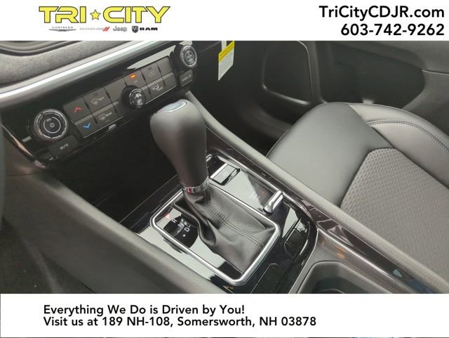 New 2026 Jeep Compass Latitude image 22