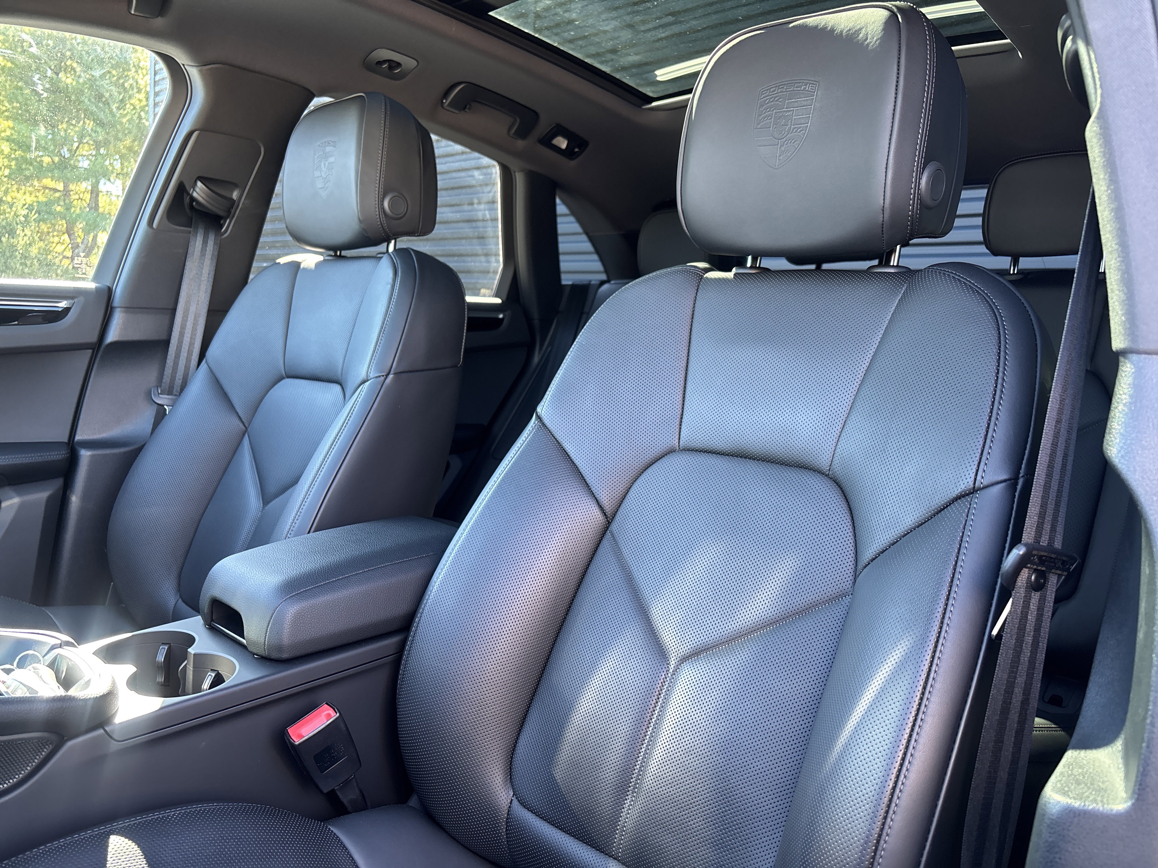 Certified 2025 Porsche Macan image 25