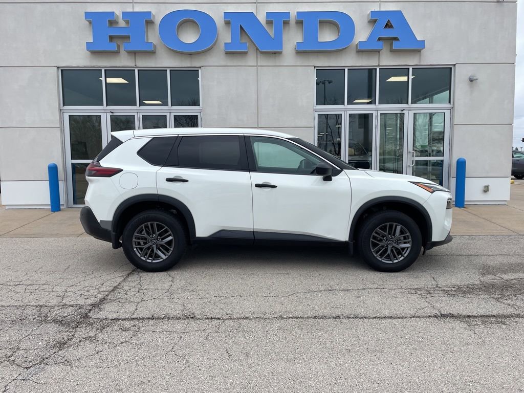 Used 2022 Nissan Rogue S AWD/4WD image 4