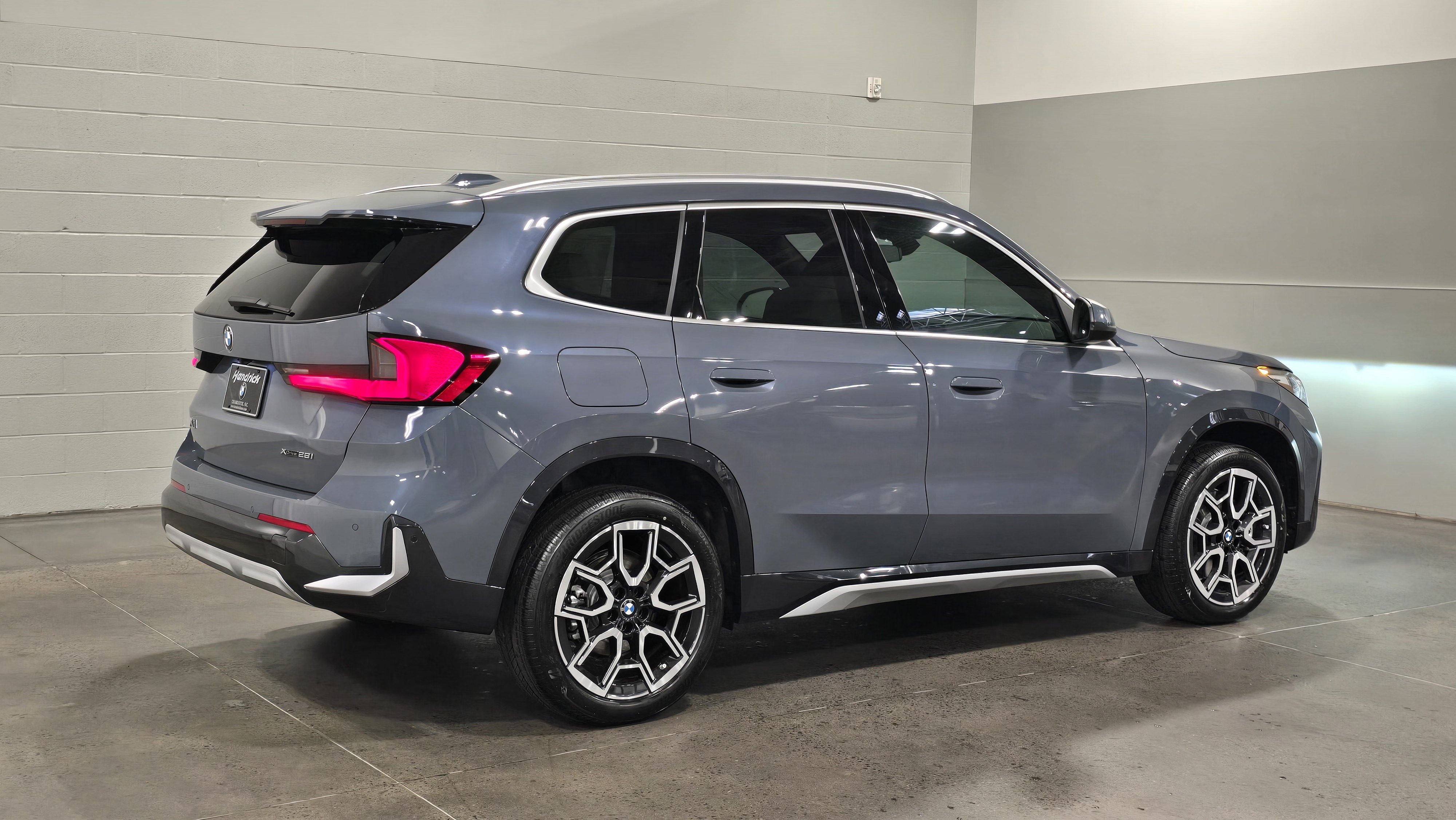Used 2026 BMW X1 xDrive28i w/ Convenience Package AWD/4WD image 8