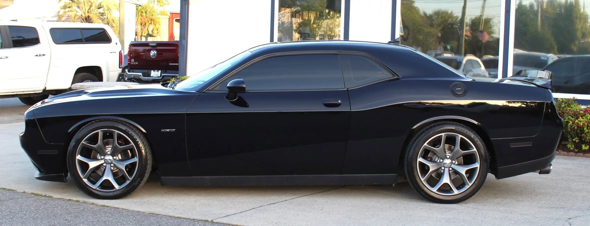 Used 2015 Dodge Challenger R/T Plus RWD image 2
