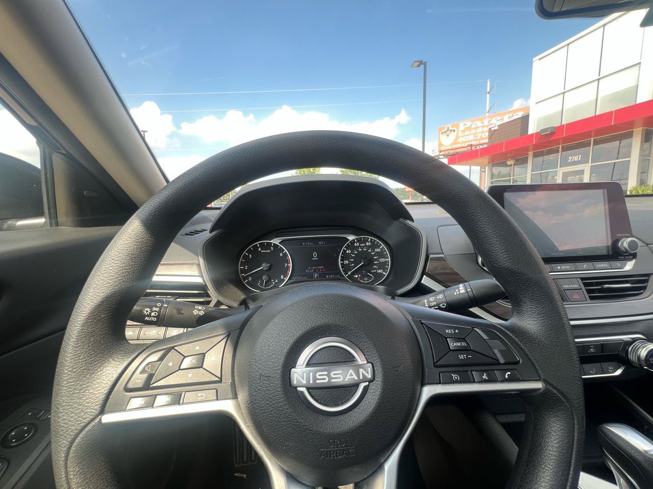 Used 2024 Nissan Altima 2.5 SV FWD image 13
