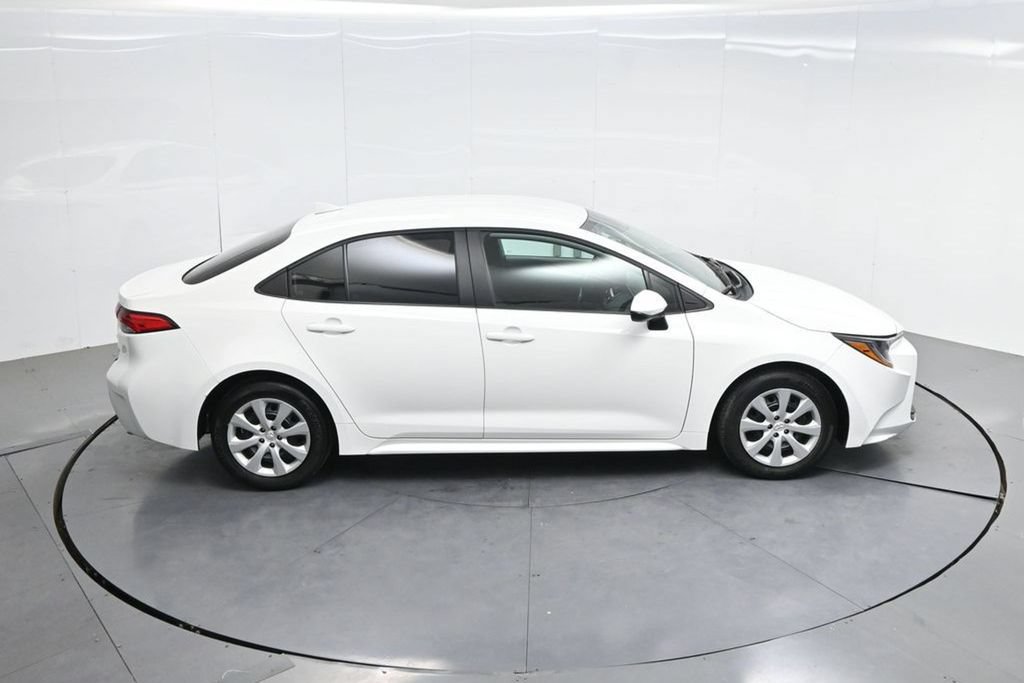 Used 2025 Toyota Corolla LE FWD image 69