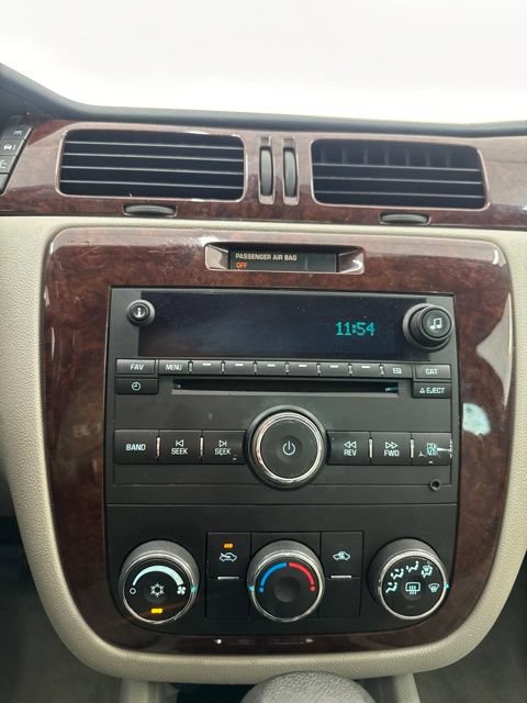 Used 2011 Chevrolet Impala LS FWD image 7