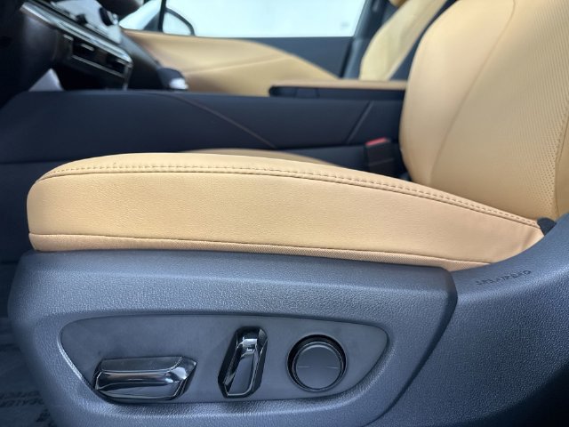 Certified 2026 Lexus RX 350 FWD image 23