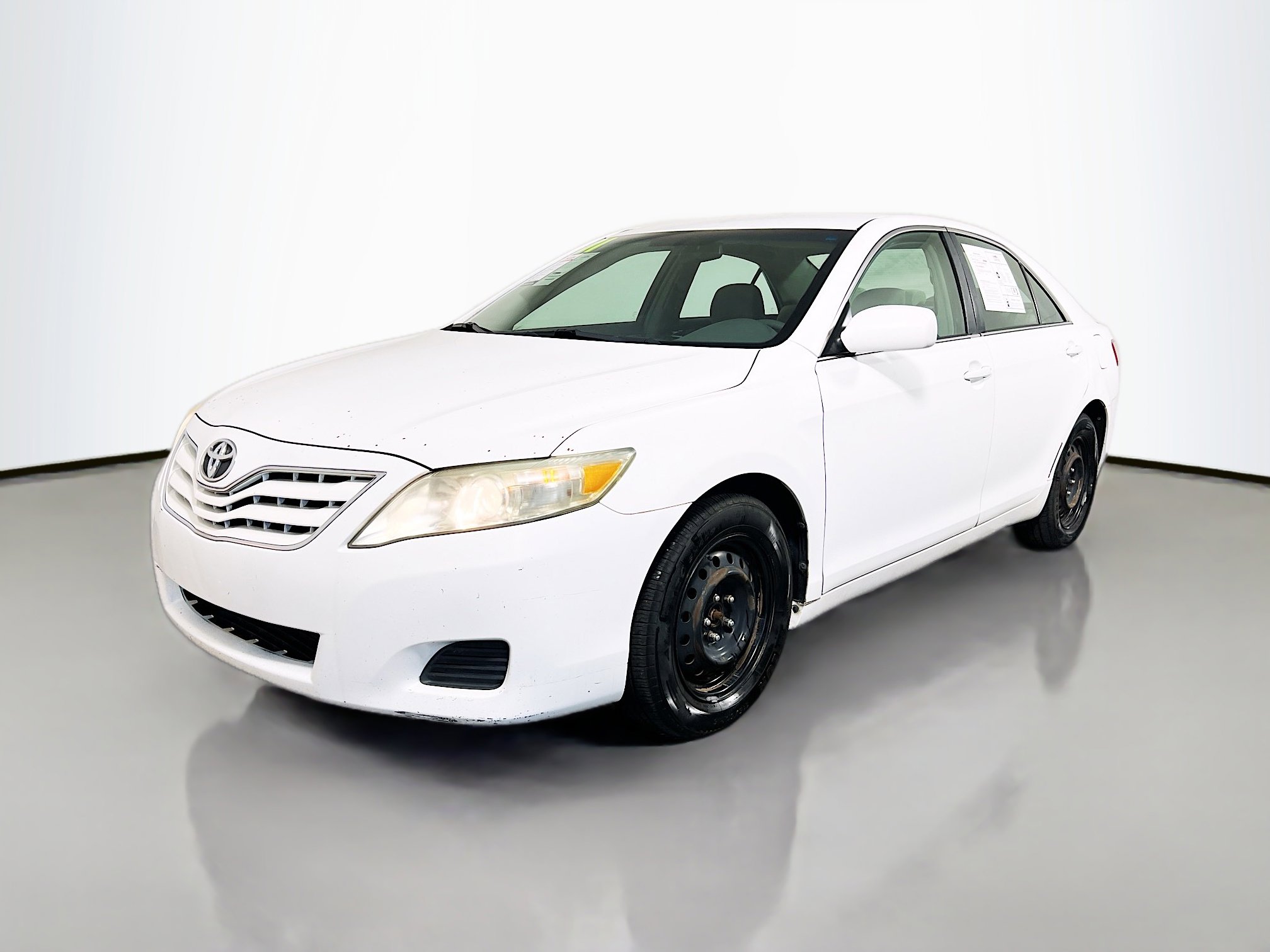 Used 2011 Toyota Camry LE image 10