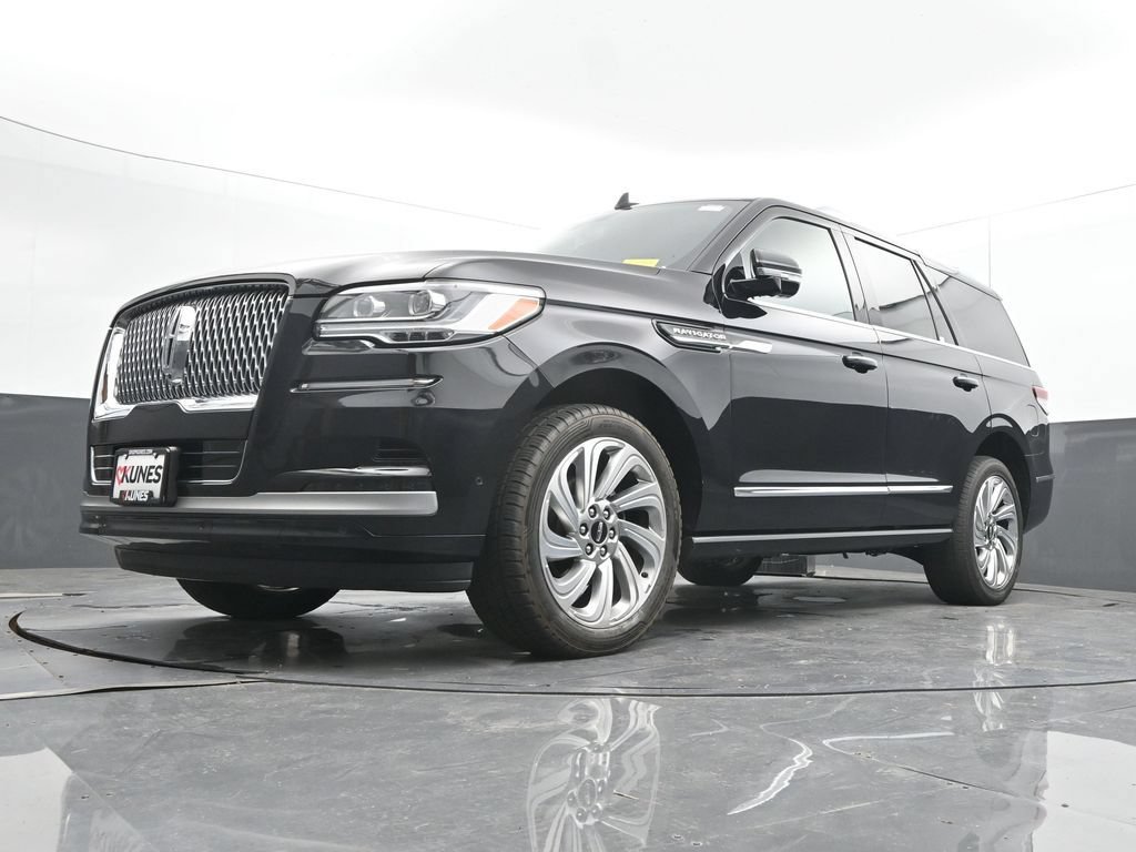 Used 2024 Lincoln Navigator Premiere AWD/4WD image 45