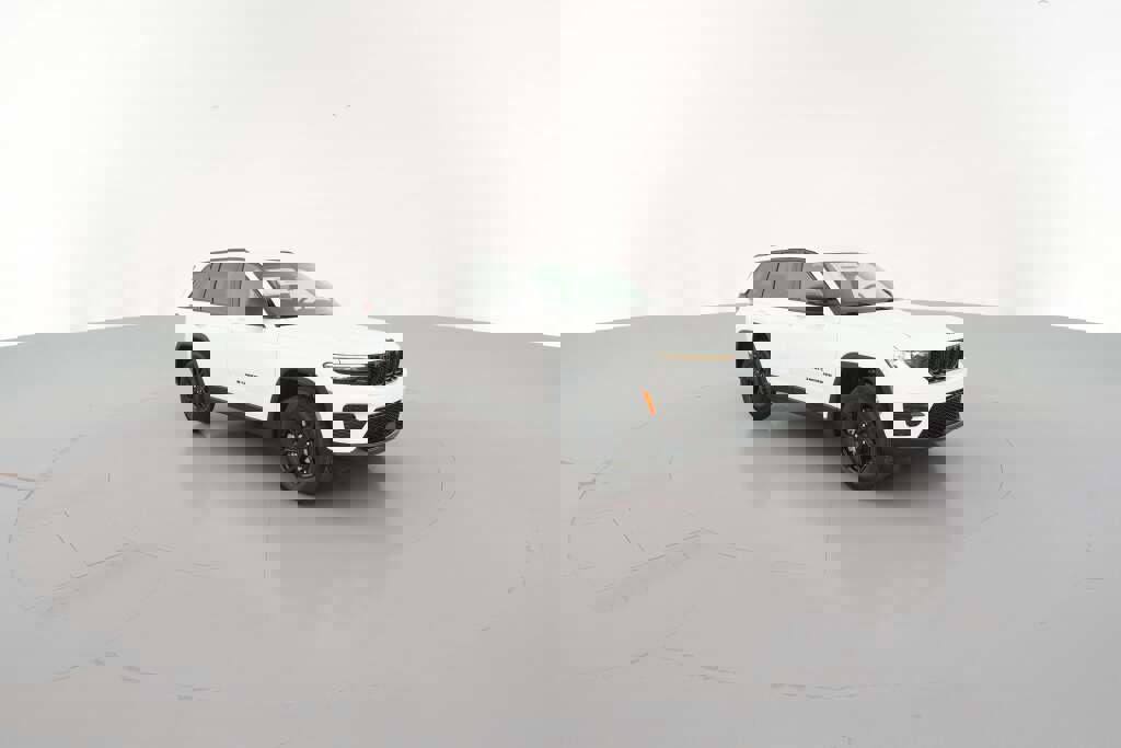 New 2025 Jeep Grand Cherokee Altitude image 16