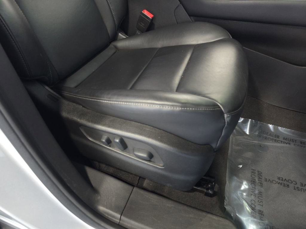 Used 2021 Cadillac XT4 Premium Luxury w/ LPO, Radiant Package image 29