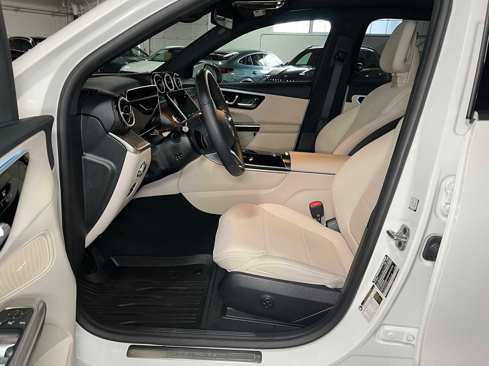 Certified 2025 Mercedes-Benz GLC 300 4MATIC image 22