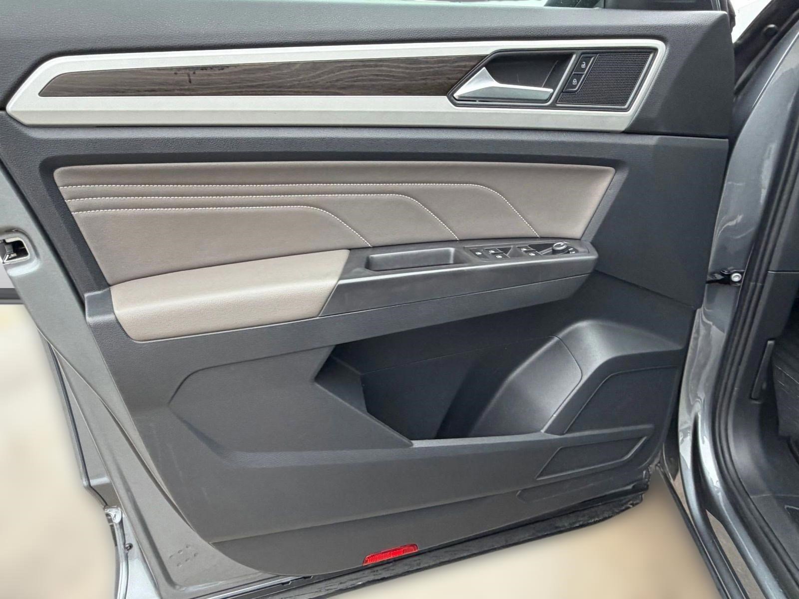Certified 2022 Volkswagen Atlas SE FWD image 19