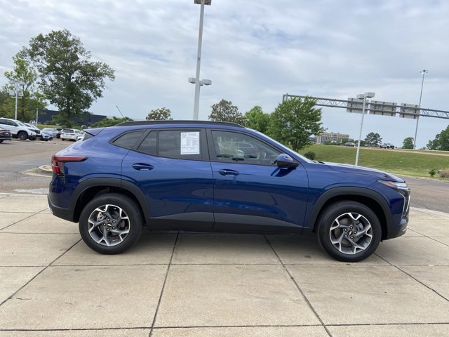 Used 2024 Chevrolet Trax LT w/ Driver Confidence Package FWD image 13