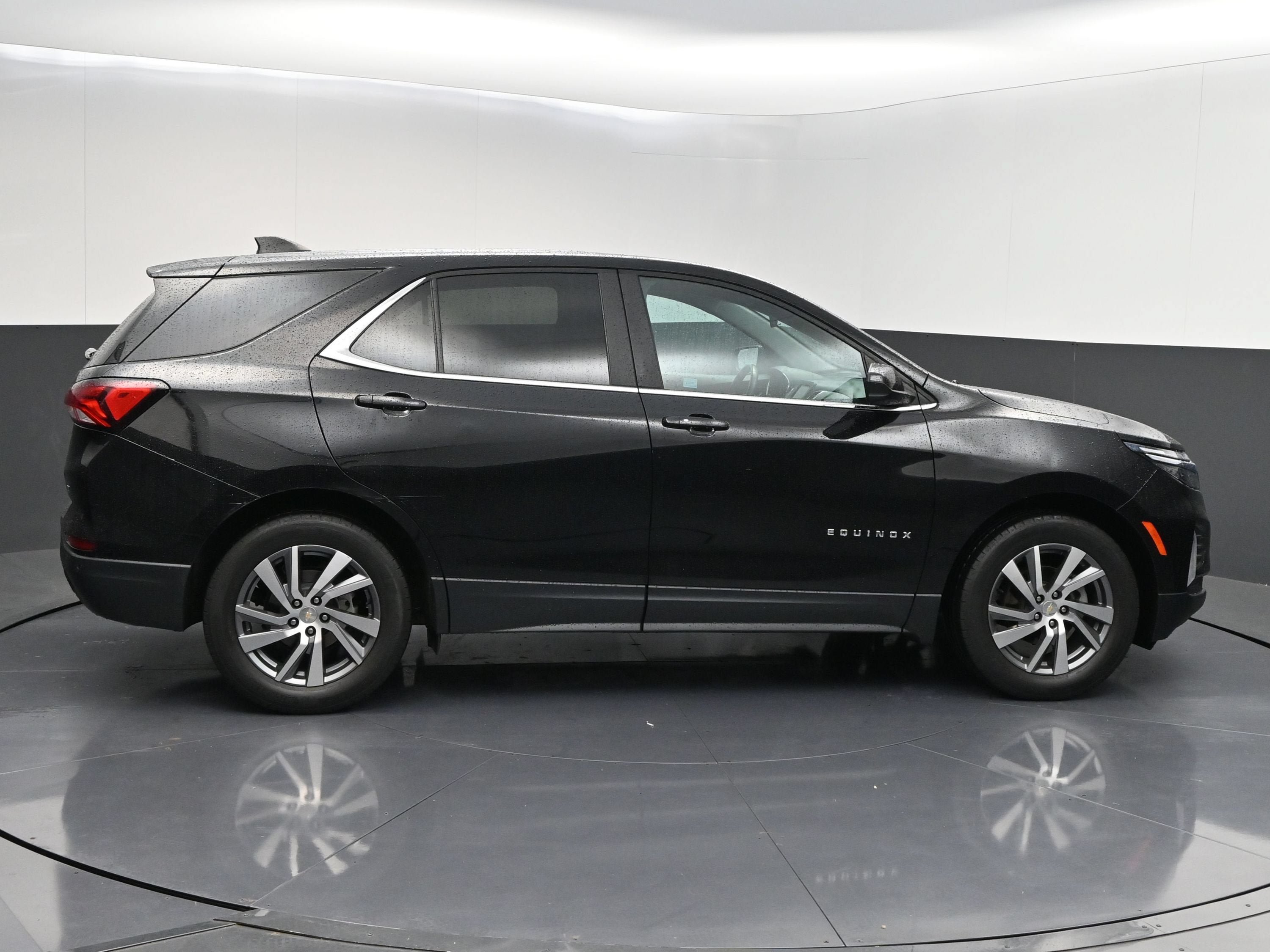 Used 2022 Chevrolet Equinox LT FWD image 8