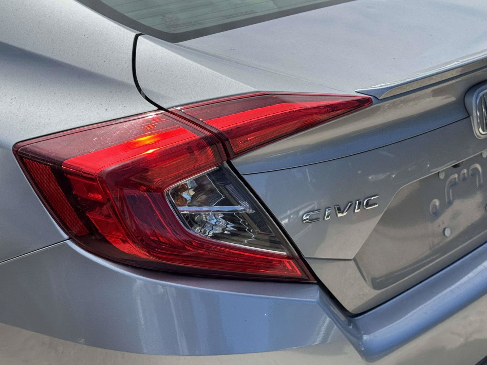 Used 2018 Honda Civic EX-L image 6