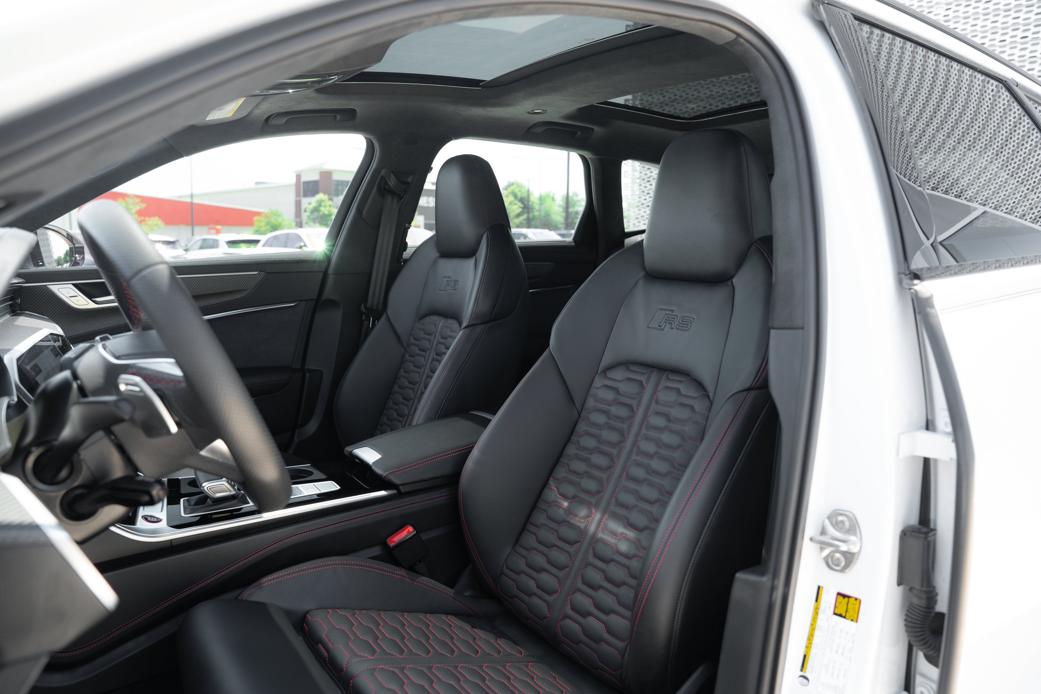 Certified 2025 Audi RS 6 performance AWD/4WD image 27